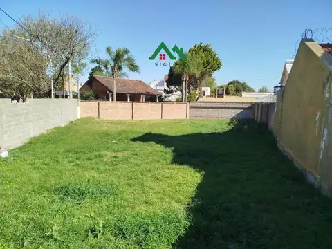 Terreno en venta en Jardin Claret frente espacio verde - Listo para proyectar