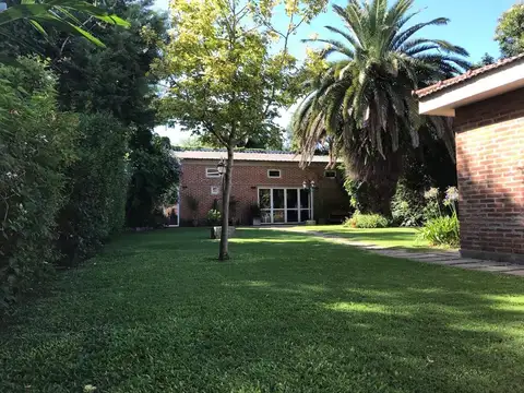 Casa 4 dormi c/ quincho POSIBLE APTO BANCO