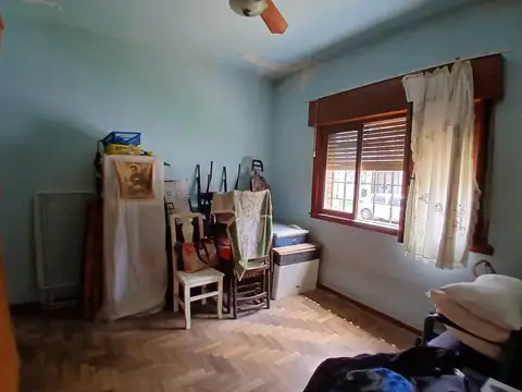 Venta de Linda Casa Multifamiliar con Local: ¡Perfecta para Negocio y Vivienda!