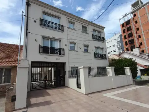 Strobel 3600, Piso 1