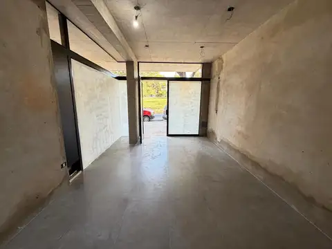 Espectacular local en edificio a estrenar 