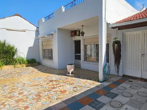 F. Muñoz Azpiri 3300