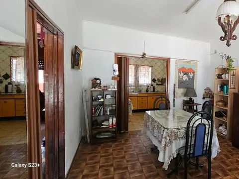 Casa 4 ambientes con 3 baños