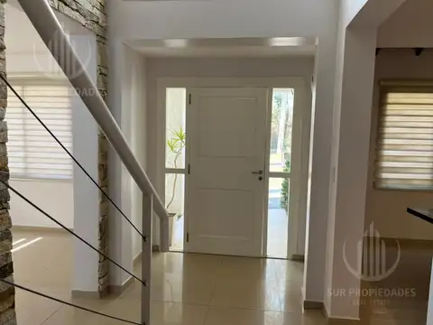 Casa en Venta en Solar Del Bosque, USD 250.000