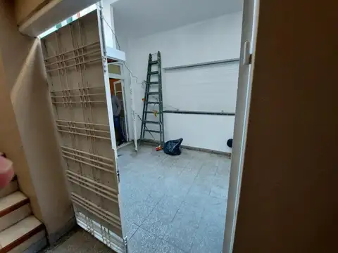 vendo ph 2 amb y medio con patio y parrilla en liniers