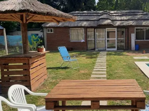 CASA 3 AMBIENTES EN VENTA DEL VISO- QUINCHO PILETA