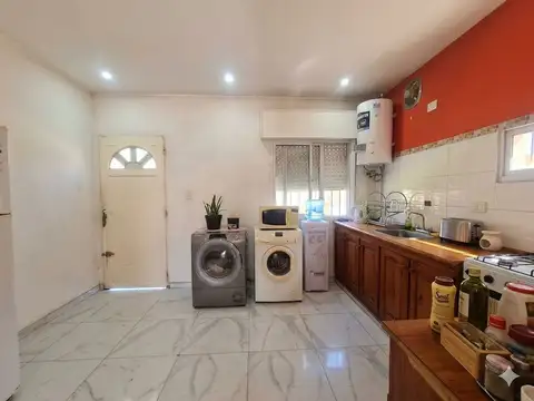 Casa 3 ambientes con 2 baños