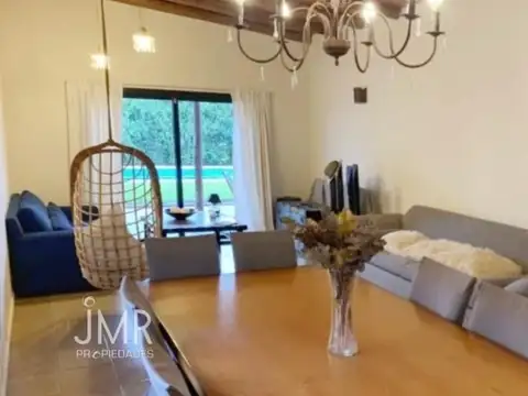 Casa Venta 3 dormitorios. Lote  de 450 m2  en San Alfonso.  Pilar del Este