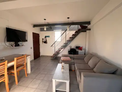 Depto Tipo Casa en Venta de 2 ambientes