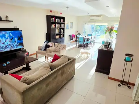 Casa en Venta al Este