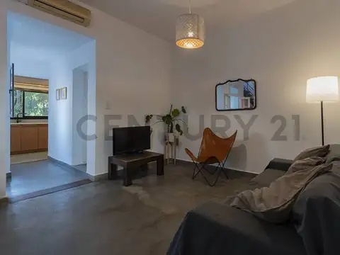 Juana Azurduy 2400, Piso 0