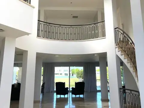 Casa en Alquiler de 4 dormitorios