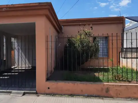 Venta | Casa | 2 Dorm y Dpto. de 2 Dormitorios | Cap. Bermúdez | Barrio Centro