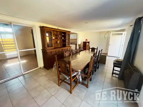 Depto Tipo Casa en Alquiler en Quilmes Oeste, $ 600.000