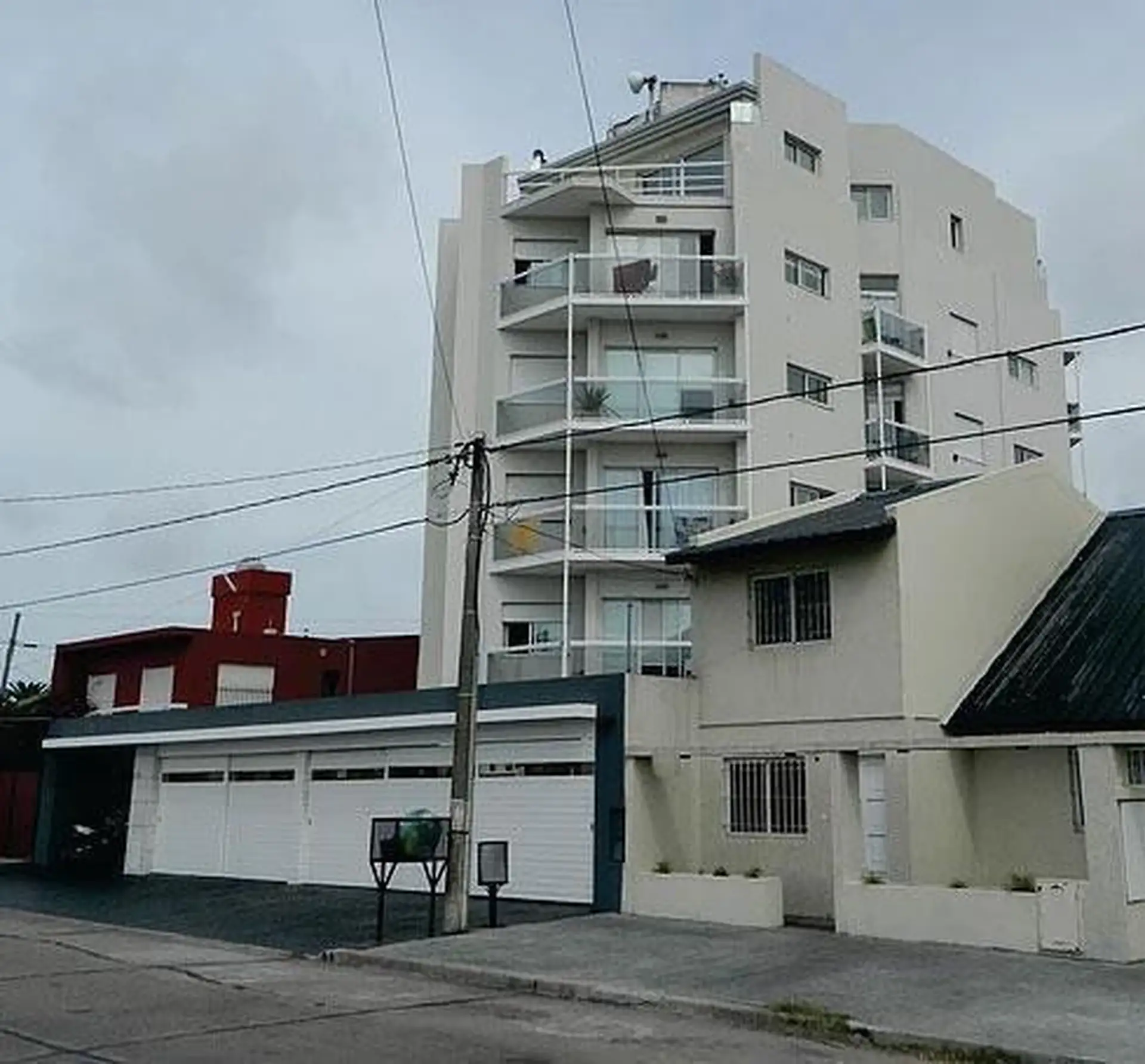 PISO DE TRES AMBIENTES