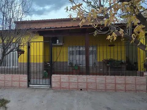 Venta Casa 2 Dormitorios   Departamento 1 dorm. Centenario