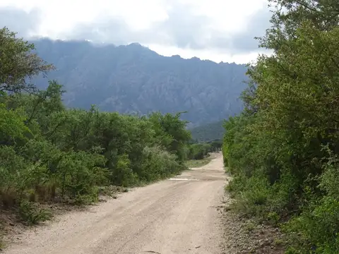Terreno con impactantes vistas a las sierras de 1500 m2!! 