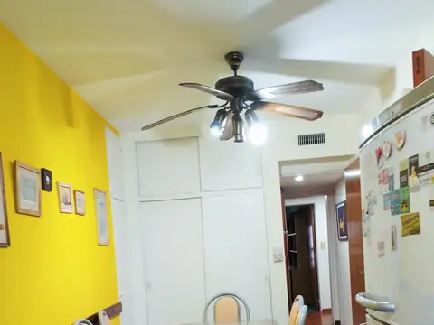 En Inmejorable Ubicación, Semipiso con Cochera.