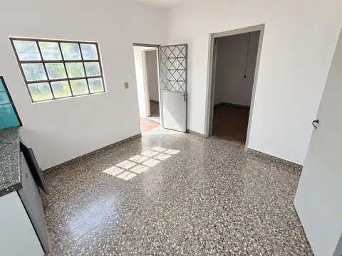 Casa 3 ambientes con 1 baño
