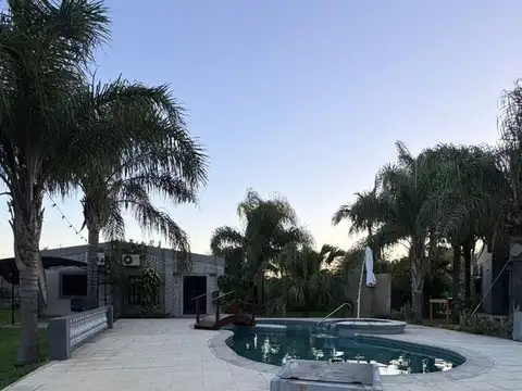 Casa 11 ambientes con 5 baños