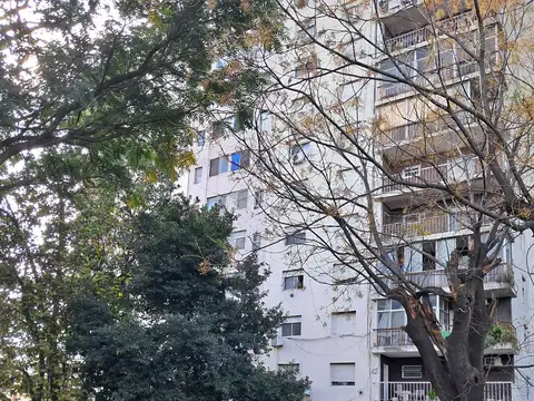 CORONEL DOMINGUEZ Y ROOSEVELT- EDIFICIO 11 - EXCELENTE DEPARTAMENTO DE 3 AMBIENTES GRANDES -CON BALCON Y COCHERA TECHADA