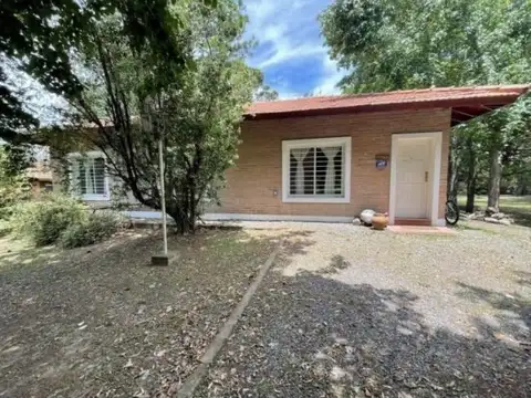 Casa en Alquiler con 1 cochera