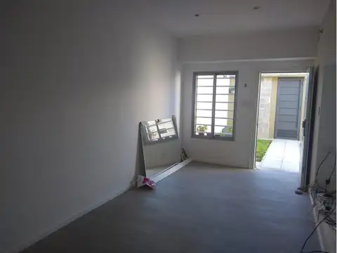 Depto Tipo Casa en Venta en Lanus Este, USD 145.000
