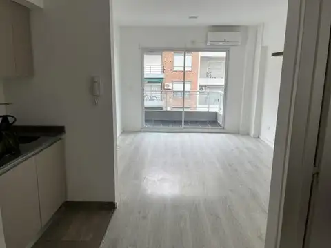 Monoambiente con balcon en Villa Urquiza