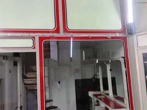 LOCAL EN GALERIA  APTO VARIOS RUBROS T/EQUIPADO P/PELUQUERIA