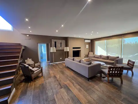 Casa en Alquiler en Carlos Spegazzini, USD 2.800
