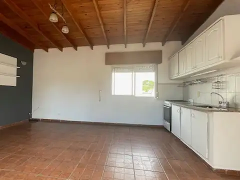 Depto Tipo Casa en Alquiler de 2 dormitorios