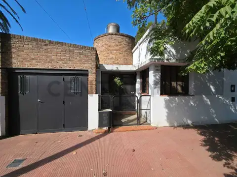 VENTA CASA 3 DORMITORIOS - FISHERTON  