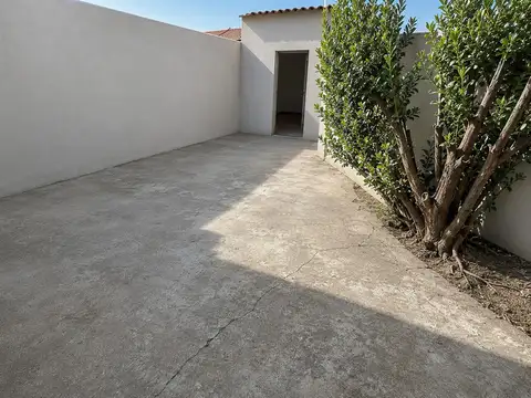 Galpon en Alquiler 8  mts Fondo