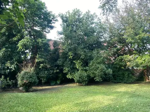 UNICO LOTE DE 305,36 M2 | INMEJORABLE UBICACION Y ACCESO |