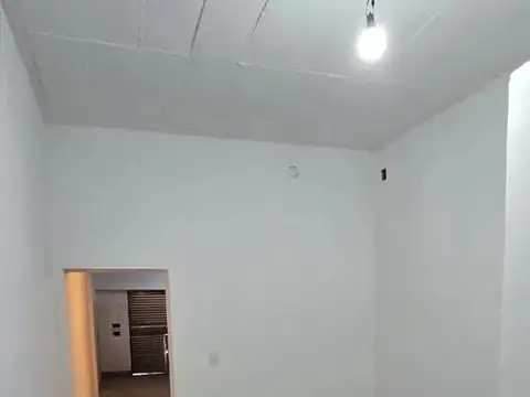 Local en Alquiler en Rafael Castillo, $ 800.000