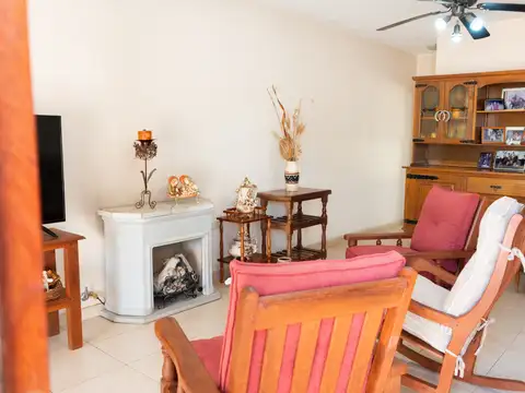 CAÑUELAS - EN VENTA IMPECABLE DUPLEX