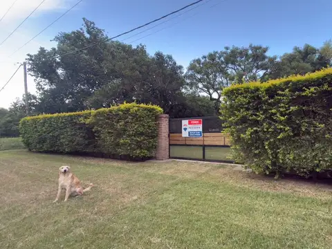 EN VENTA CASA QUINTA, ARROYO LEYES.