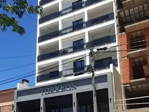 En Venta! Piso En Edificio Torreon - Zona Parque