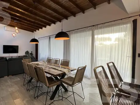 Casa 4 ambientes con 3 baños