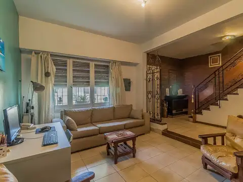 Casa 4 ambientes con 1 baño