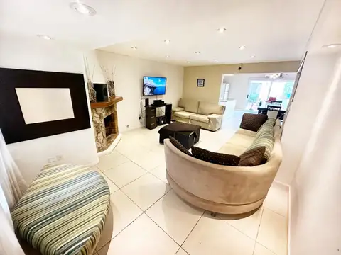 Casa en Monte Grande con pileta