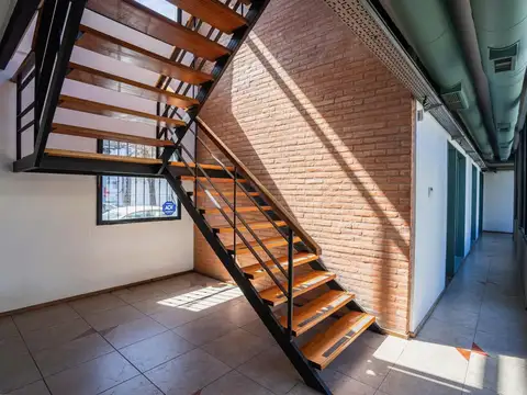 Oficina en Venta con 11 cocheras