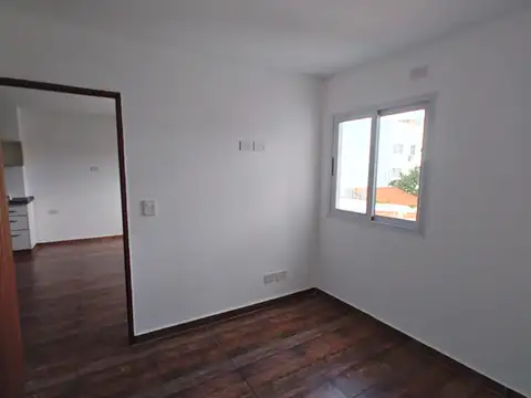 DEPARTAMENTO EN ALQUILER EN MERLO CENTRO
