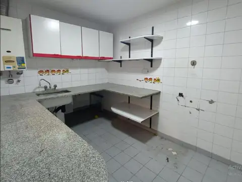 Local en Alquiler en Flores, $ 2.200.000