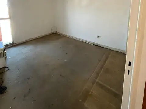 VENTA DEPARTAMENTO 4 AMBIENTES B°SAMORE V. LUGANO