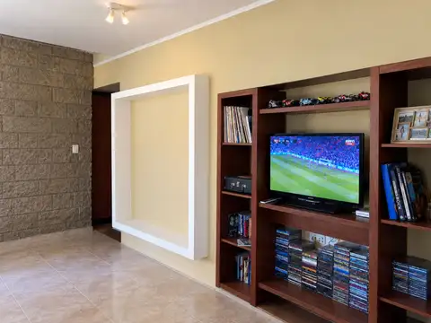 VENTA/CASA 2 DORMITORIOS/ PILETA Y MUCHO PARQUE