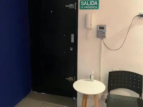 Local en Venta Via Púb.