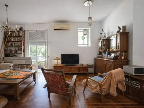 Depto Tipo Casa en Venta 50 años