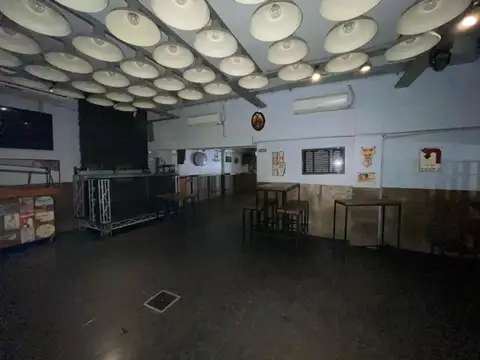 Local comercial sobre la calle Garibaldi