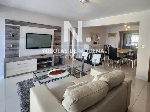 Vende apartamento en Brava, Punta del Este de 2 dormitorios.